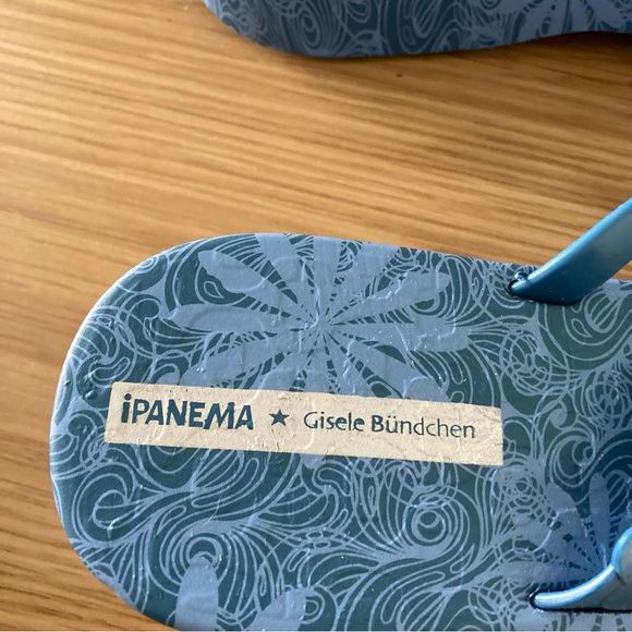 Ipanema by Gisele Bundchen Size 10 Thong Sandals - NWOT - Picture 2 of 8